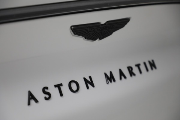Used 2021 Aston Martin DBX for sale $137,900 at Bugatti of Greenwich in Greenwich CT 06830 27