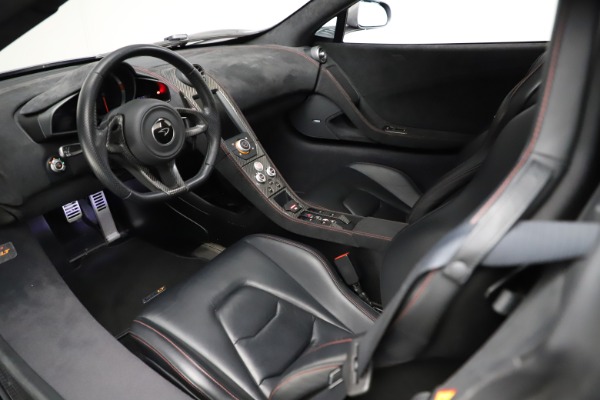 Used 2016 McLaren 675LT Spider for sale $275,900 at Bugatti of Greenwich in Greenwich CT 06830 22