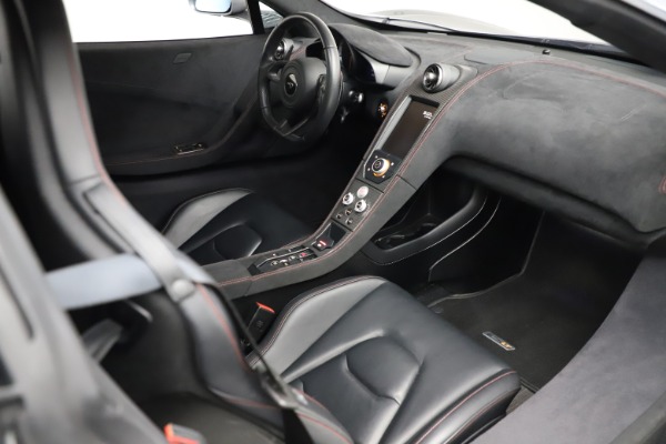 Used 2016 McLaren 675LT Spider for sale $275,900 at Bugatti of Greenwich in Greenwich CT 06830 25
