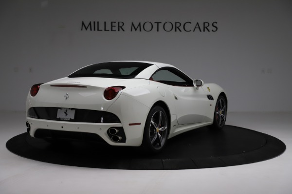 Used 2014 Ferrari California 30 for sale Sold at Bugatti of Greenwich in Greenwich CT 06830 17