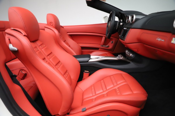 Used 2014 Ferrari California 30 for sale Sold at Bugatti of Greenwich in Greenwich CT 06830 25