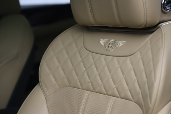 Used 2018 Bentley Bentayga W12 Signature Edition for sale Call for price at Bugatti of Greenwich in Greenwich CT 06830 19