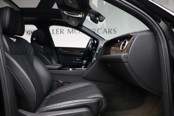 Used 2018 Bentley Bentayga W12 Signature for sale Sold at Bugatti of Greenwich in Greenwich CT 06830 27