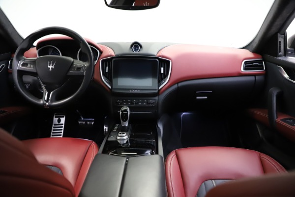 Used 2018 Maserati Ghibli SQ4 GranLusso for sale $55,900 at Bugatti of Greenwich in Greenwich CT 06830 11