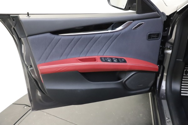 Used 2018 Maserati Ghibli SQ4 GranLusso for sale $55,900 at Bugatti of Greenwich in Greenwich CT 06830 12