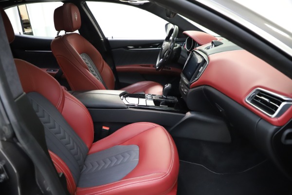Used 2018 Maserati Ghibli SQ4 GranLusso for sale $55,900 at Bugatti of Greenwich in Greenwich CT 06830 17