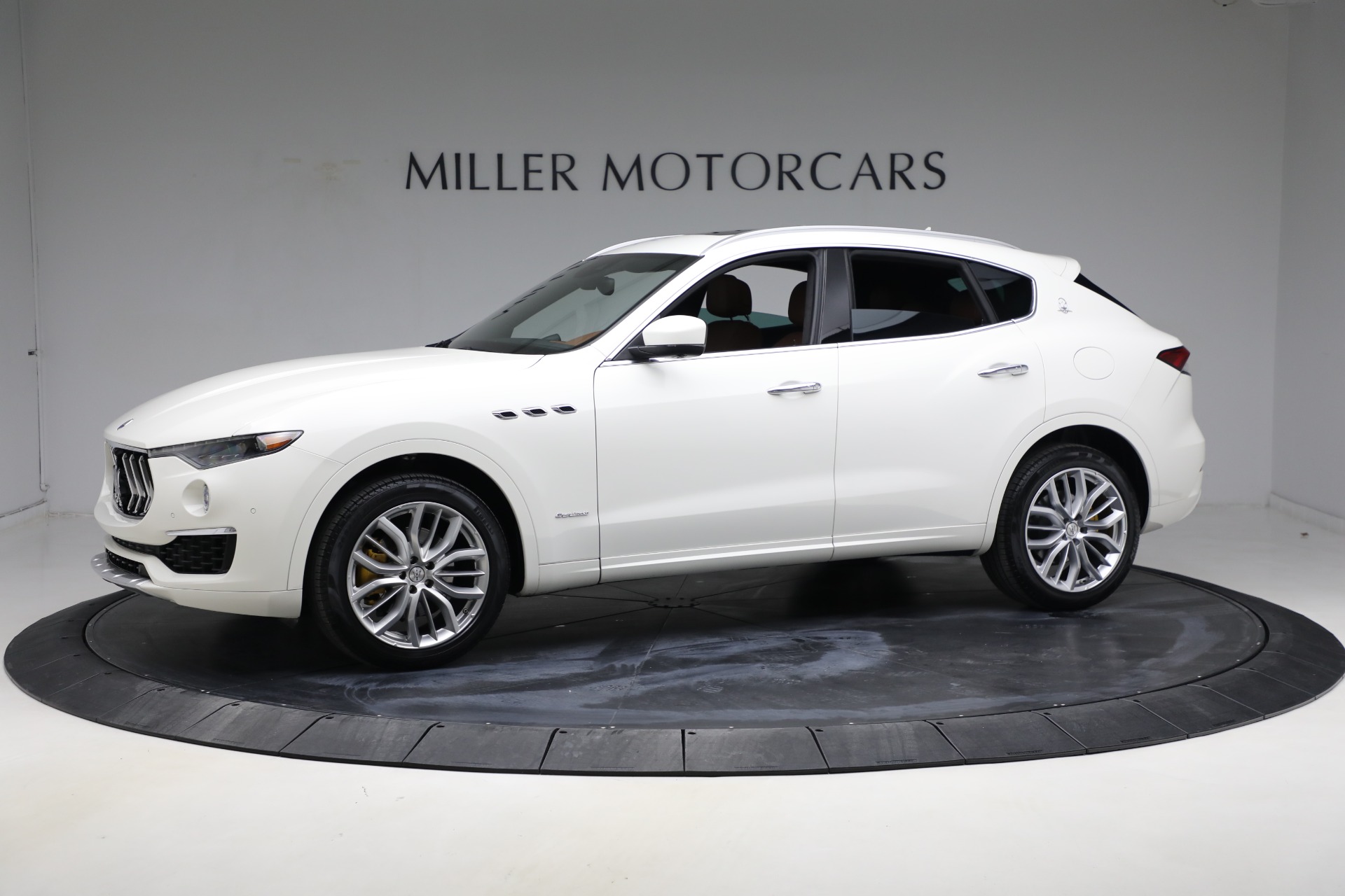New 2021 Maserati Levante Q4 GranLusso for sale $89,735 at Bugatti of Greenwich in Greenwich CT 06830 1