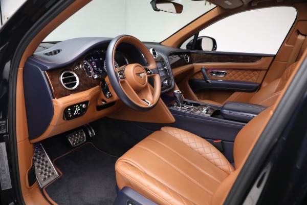 Used 2018 Bentley Bentayga W12 Signature for sale Sold at Bugatti of Greenwich in Greenwich CT 06830 17