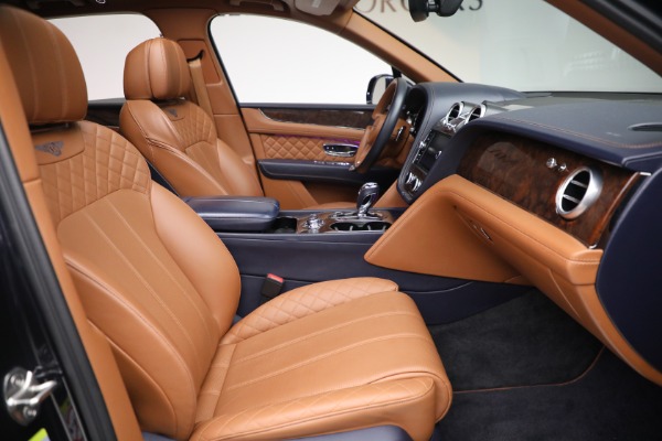 Used 2018 Bentley Bentayga W12 Signature for sale $109,900 at Bugatti of Greenwich in Greenwich CT 06830 25