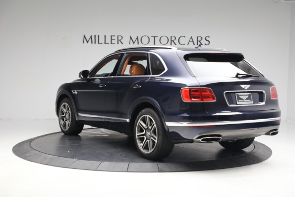 Used 2018 Bentley Bentayga W12 Signature for sale Sold at Bugatti of Greenwich in Greenwich CT 06830 5
