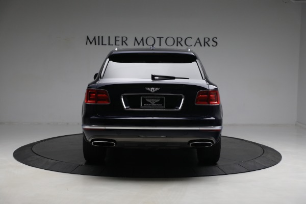 Used 2018 Bentley Bentayga W12 Signature for sale $109,900 at Bugatti of Greenwich in Greenwich CT 06830 6