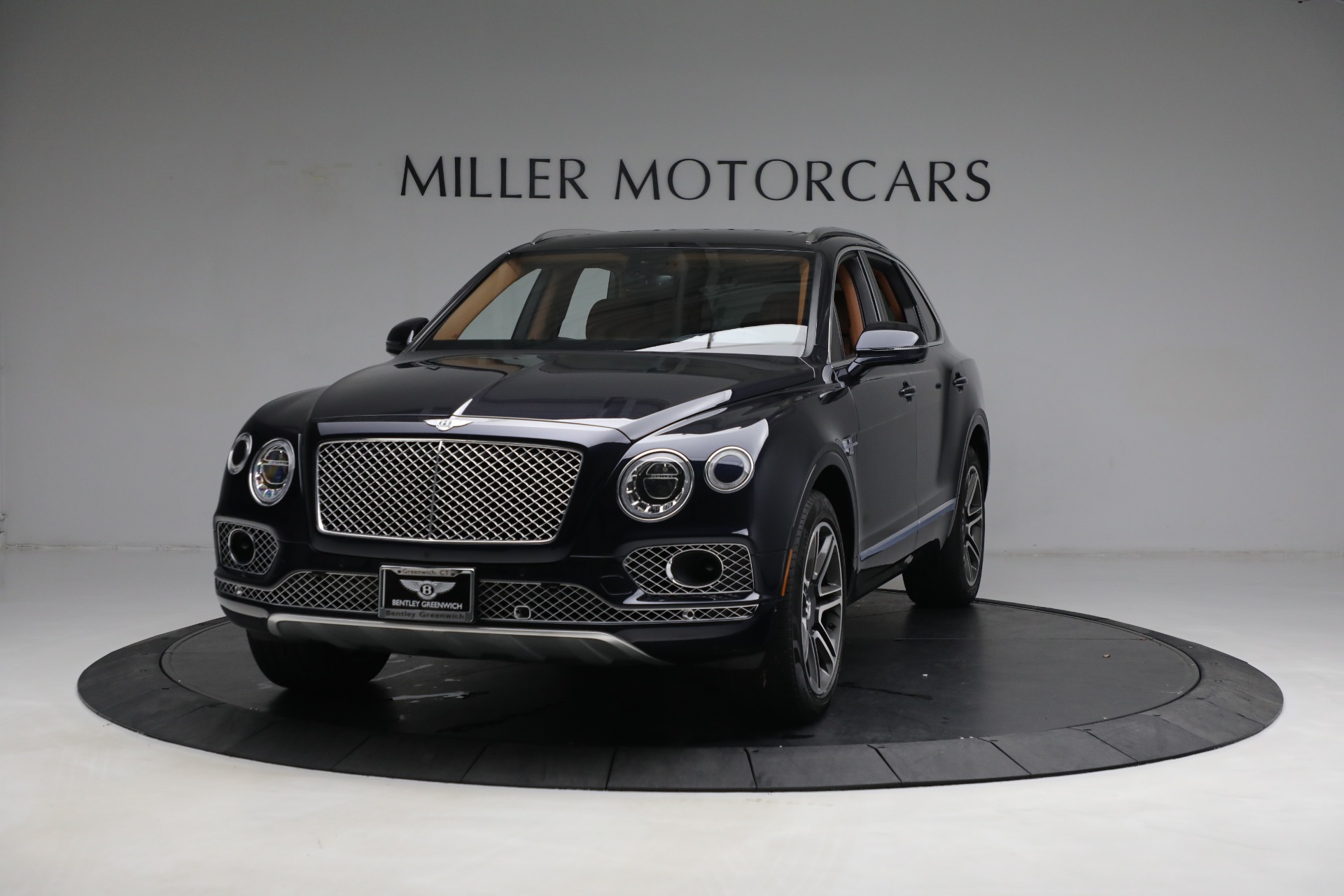 Used 2018 Bentley Bentayga W12 Signature for sale Sold at Bugatti of Greenwich in Greenwich CT 06830 1