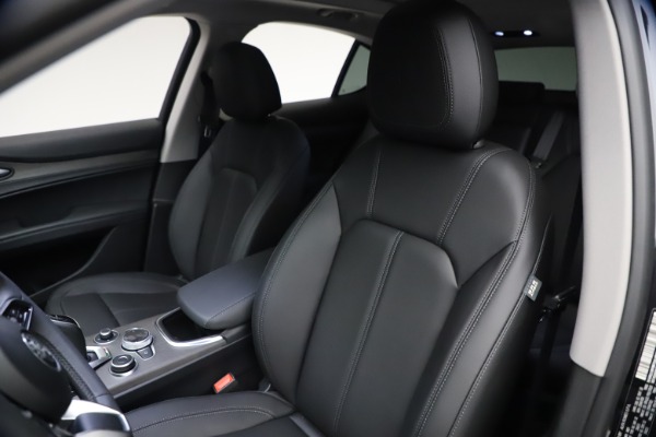 New 2021 Alfa Romeo Stelvio Ti for sale $51,955 at Bugatti of Greenwich in Greenwich CT 06830 14