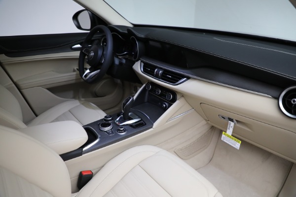 New 2021 Alfa Romeo Stelvio Ti Q4 for sale Sold at Bugatti of Greenwich in Greenwich CT 06830 27