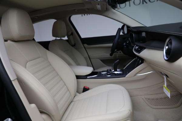 New 2021 Alfa Romeo Stelvio Ti Q4 for sale Sold at Bugatti of Greenwich in Greenwich CT 06830 28