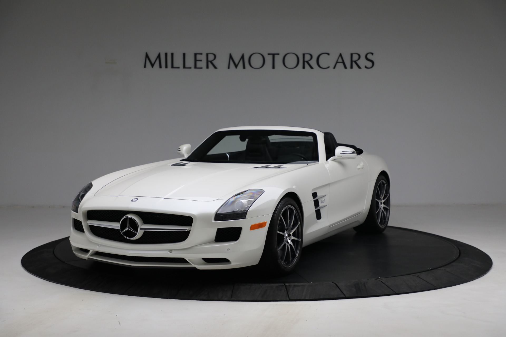 Used 2012 Mercedes-Benz SLS AMG for sale $159,900 at Bugatti of Greenwich in Greenwich CT 06830 1