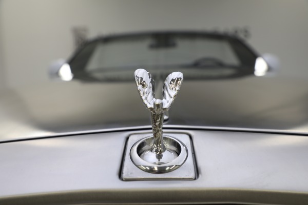 Used 2017 Rolls-Royce Phantom Drophead Coupe for sale Sold at Bugatti of Greenwich in Greenwich CT 06830 25