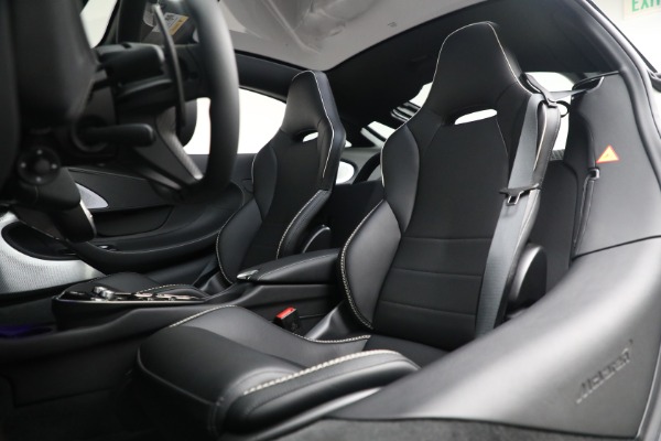 New 2021 McLaren GT Luxe for sale $217,205 at Bugatti of Greenwich in Greenwich CT 06830 19