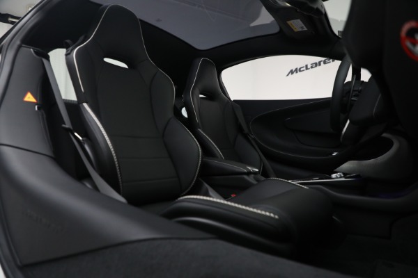 New 2021 McLaren GT Luxe for sale $217,205 at Bugatti of Greenwich in Greenwich CT 06830 23