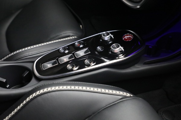 New 2021 McLaren GT Luxe for sale $217,205 at Bugatti of Greenwich in Greenwich CT 06830 25