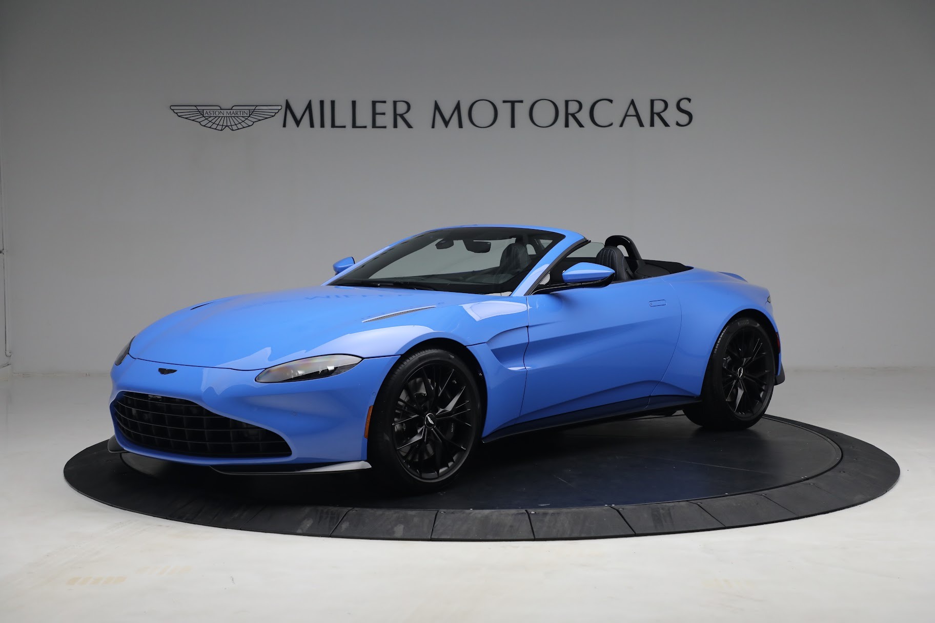 New 2021 Aston Martin Vantage Roadster for sale Sold at Bugatti of Greenwich in Greenwich CT 06830 1