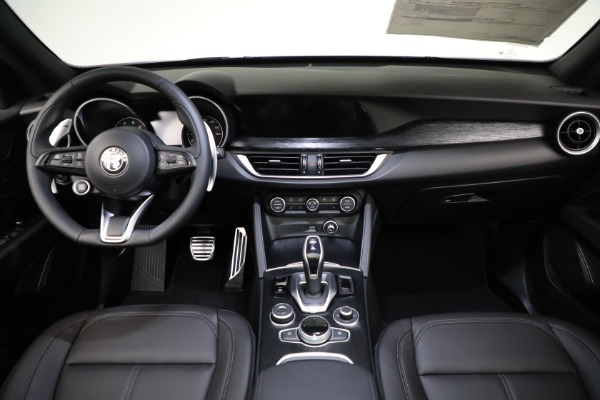 New 2022 Alfa Romeo Stelvio Sprint for sale Sold at Bugatti of Greenwich in Greenwich CT 06830 16