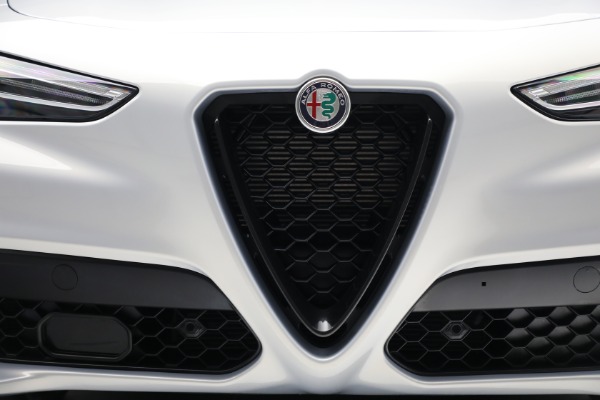 New 2022 Alfa Romeo Stelvio Sprint for sale Sold at Bugatti of Greenwich in Greenwich CT 06830 26