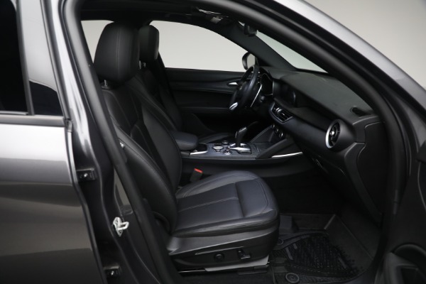 New 2022 Alfa Romeo Stelvio Sprint for sale $52,305 at Bugatti of Greenwich in Greenwich CT 06830 12