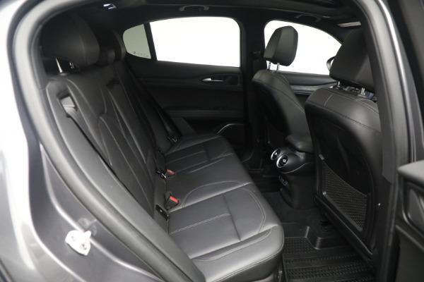 New 2022 Alfa Romeo Stelvio Sprint for sale $52,305 at Bugatti of Greenwich in Greenwich CT 06830 16