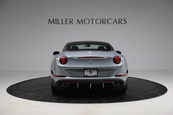 Used 2017 Ferrari California T for sale Sold at Bugatti of Greenwich in Greenwich CT 06830 18