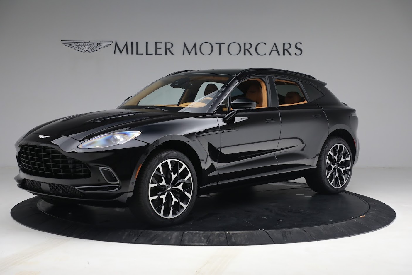 Used 2021 Aston Martin DBX for sale Sold at Bugatti of Greenwich in Greenwich CT 06830 1