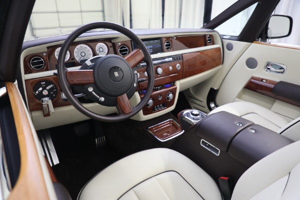 Used 2015 Rolls-Royce Phantom Drophead Coupe for sale Sold at Bugatti of Greenwich in Greenwich CT 06830 27