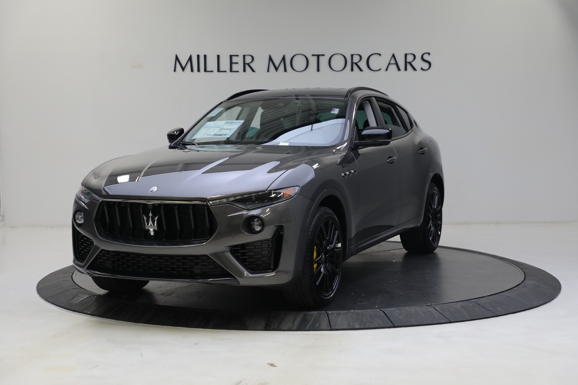 New 2022 Maserati Levante Modena for sale $109,975 at Bugatti of Greenwich in Greenwich CT 06830 1