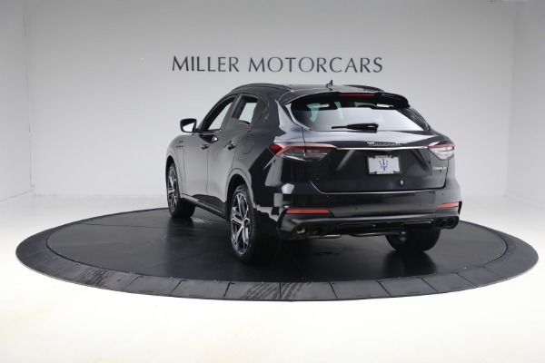 New 2022 Maserati Levante Modena for sale $113,375 at Bugatti of Greenwich in Greenwich CT 06830 7
