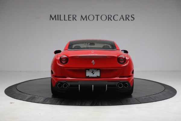 Used 2017 Ferrari California T for sale Sold at Bugatti of Greenwich in Greenwich CT 06830 18