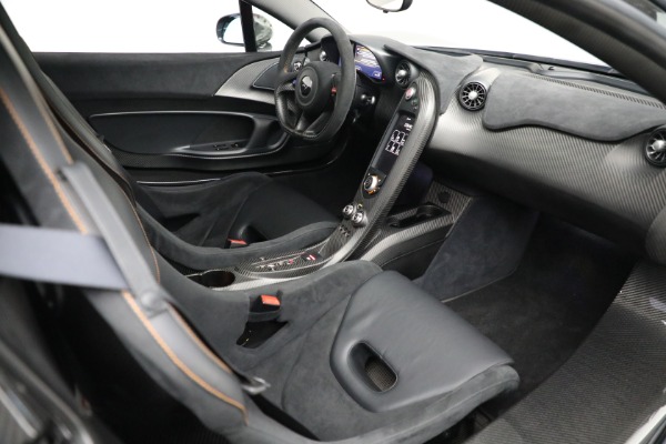 Used 2015 McLaren P1 for sale $1,795,000 at Bugatti of Greenwich in Greenwich CT 06830 23