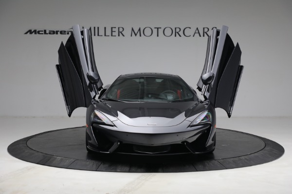 Used 2018 McLaren 570GT for sale Sold at Bugatti of Greenwich in Greenwich CT 06830 13