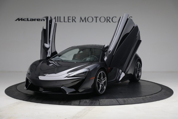 Used 2018 McLaren 570GT for sale Sold at Bugatti of Greenwich in Greenwich CT 06830 14