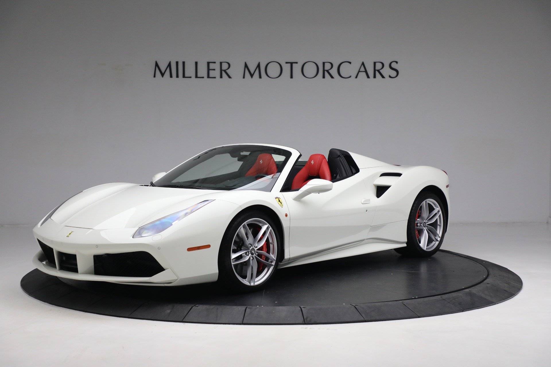 Used 2018 Ferrari 488 Spider for sale $339,900 at Bugatti of Greenwich in Greenwich CT 06830 1
