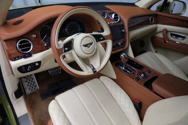 Used 2018 Bentley Bentayga W12 Signature for sale Sold at Bugatti of Greenwich in Greenwich CT 06830 16