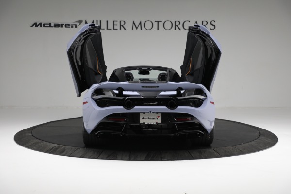 New 2022 McLaren 720S Spider for sale $425,080 at Bugatti of Greenwich in Greenwich CT 06830 17