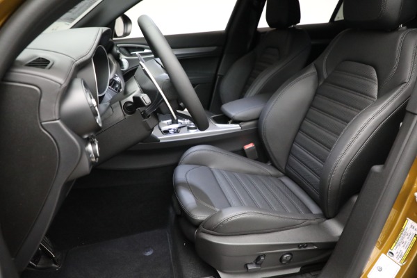 New 2022 Alfa Romeo Stelvio Veloce for sale $59,990 at Bugatti of Greenwich in Greenwich CT 06830 15