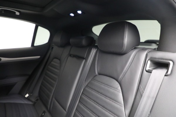 New 2022 Alfa Romeo Stelvio Veloce for sale $59,990 at Bugatti of Greenwich in Greenwich CT 06830 18