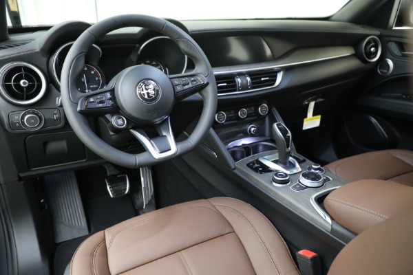 New 2022 Alfa Romeo Stelvio Ti for sale $56,405 at Bugatti of Greenwich in Greenwich CT 06830 13