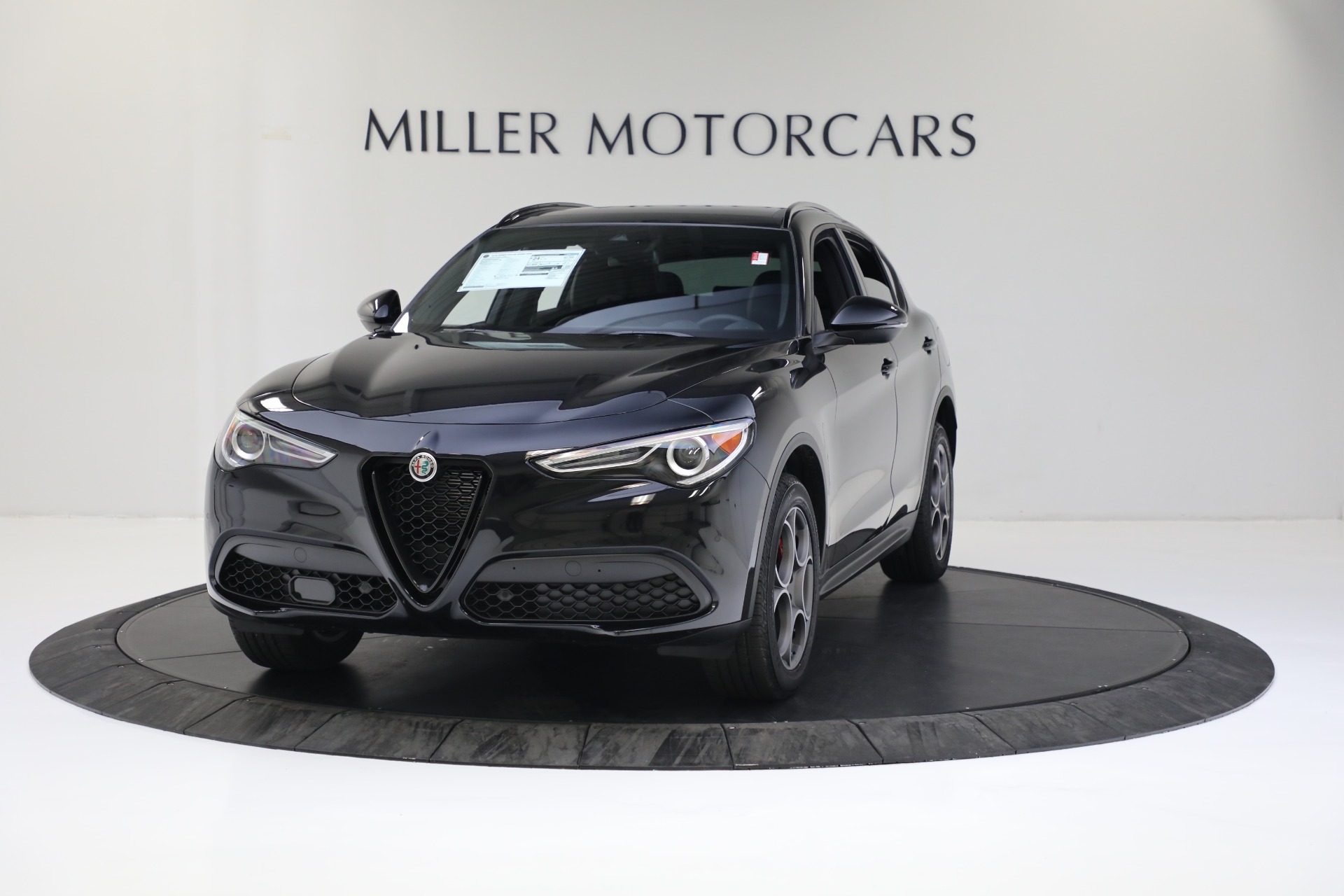 New 2022 Alfa Romeo Stelvio Sprint for sale $52,305 at Bugatti of Greenwich in Greenwich CT 06830 1