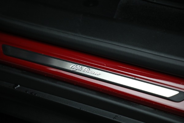 New 2022 Alfa Romeo Stelvio Sprint for sale Sold at Bugatti of Greenwich in Greenwich CT 06830 19