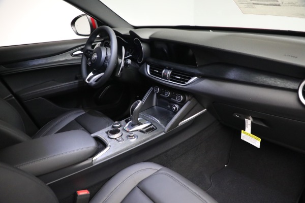 New 2022 Alfa Romeo Stelvio Sprint for sale Sold at Bugatti of Greenwich in Greenwich CT 06830 20