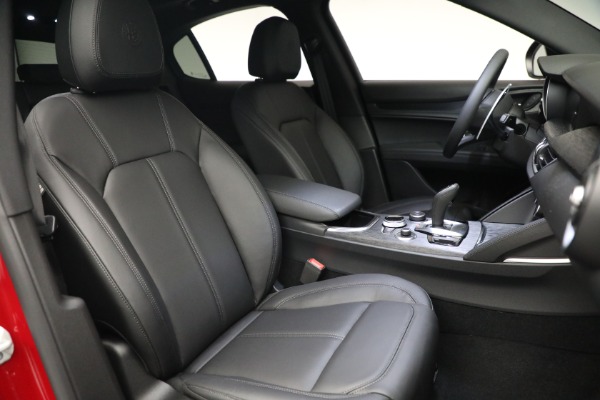 New 2022 Alfa Romeo Stelvio Sprint for sale Sold at Bugatti of Greenwich in Greenwich CT 06830 22