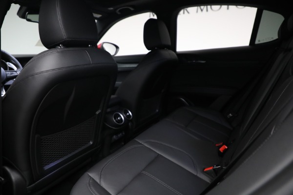 New 2022 Alfa Romeo Stelvio Sprint for sale Sold at Bugatti of Greenwich in Greenwich CT 06830 25