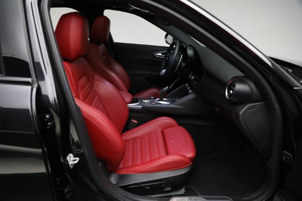Used 2022 Alfa Romeo Giulia Veloce for sale Sold at Bugatti of Greenwich in Greenwich CT 06830 11